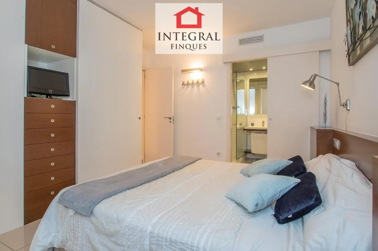 Palamos Beachfront Apartment ספרד